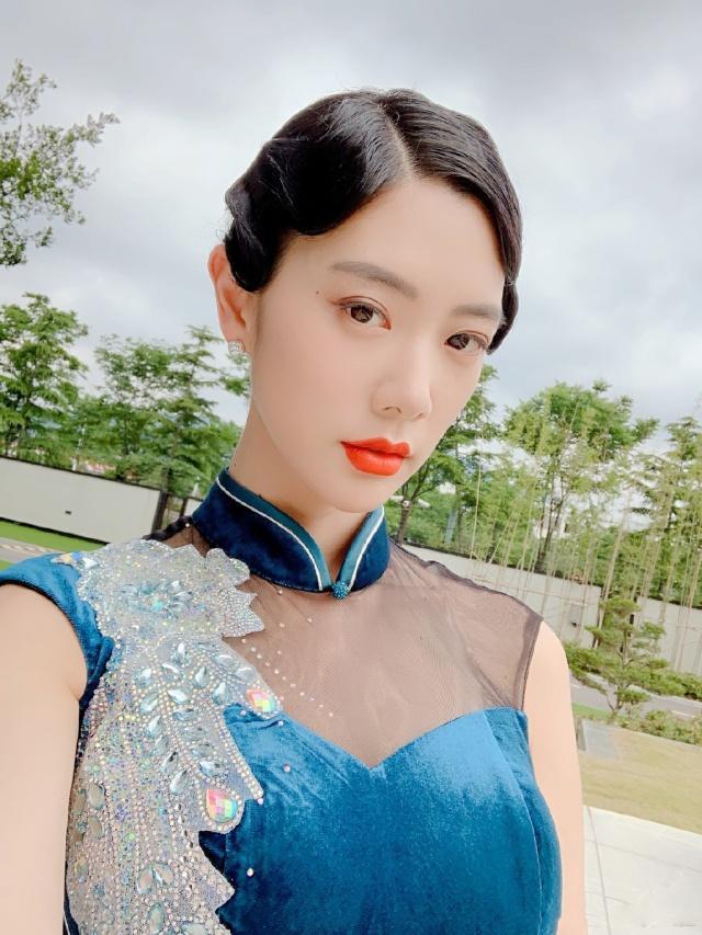 伊人成视人免费直播 热门1